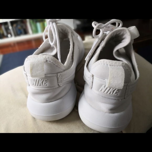 Nike running shoes for women - Picture 4 of 7